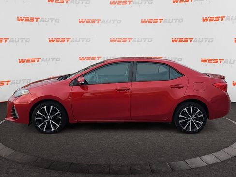 Used 2019 Toyota Corolla SE FWD image 2