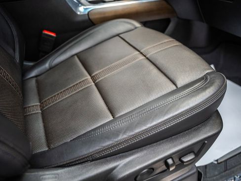 Used 2024 Chevrolet Silverado 1500 High Country w/ High Country Premium Package image 39