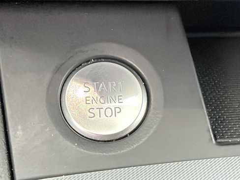 Used 2025 Audi Q5 2.0T Premium image 36