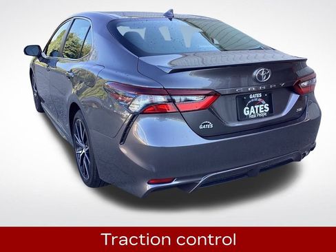 Used 2024 Toyota Camry SE image 9
