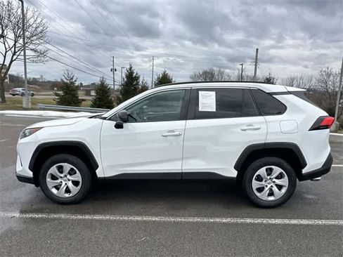 Used 2021 Toyota RAV4 LE image 2