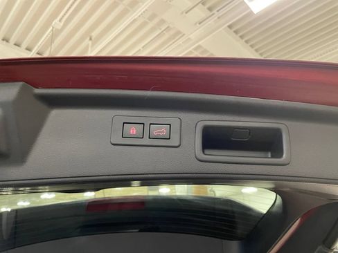 Used 2020 Subaru Forester Premium AWD/4WD image 16