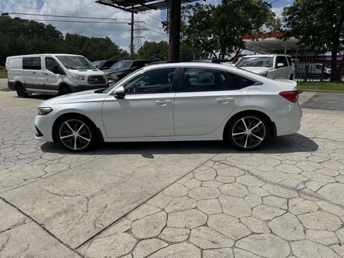Used 2022 Honda Civic Touring image 10