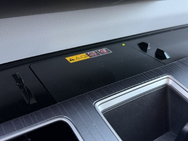 Used 2025 Toyota Sienna LE FWD image 19