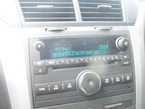 Used 2012 Chevrolet Traverse LT FWD image 32
