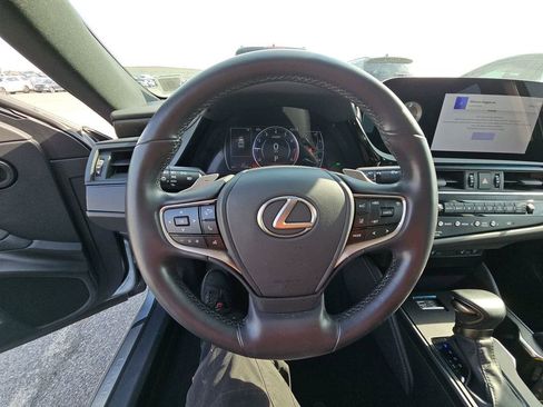 Used 2024 Lexus ES 350 w/ Premium Package image 17