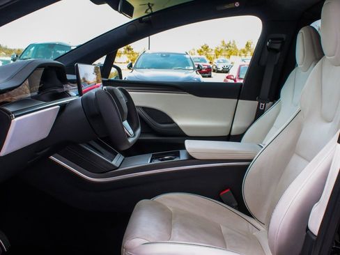 Used 2022 Tesla Model X Plaid image 29