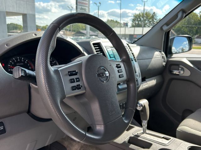 Used 2015 Nissan Frontier SV w/ SV Value Truck Package RWD image 28