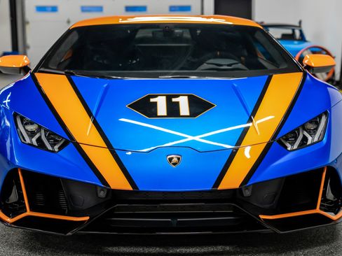 Used 2020 Lamborghini Huracan EVO image 4