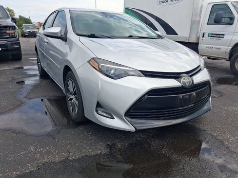 Used 2019 Toyota Corolla LE w/ LE Premium Package w/Moonroof FWD image 5