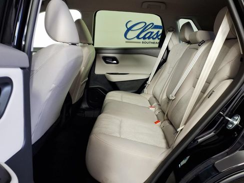 Used 2025 Nissan Rogue SV FWD image 9