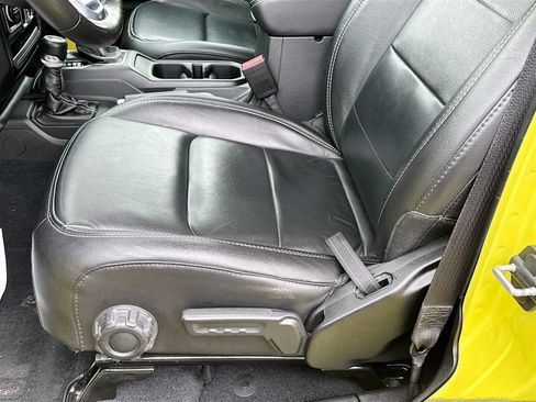 Used 2023 Jeep Wrangler Sahara w/ Cold Weather Group image 19