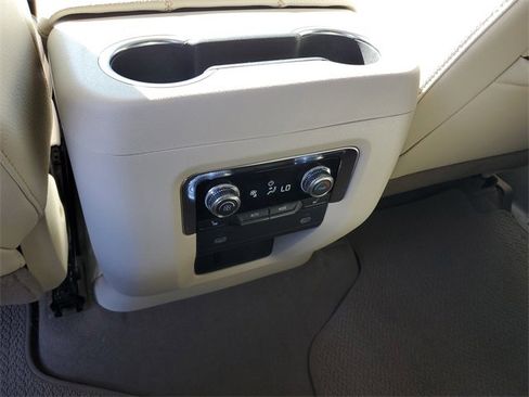 Used 2024 GMC Yukon Denali image 15