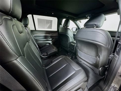 Used 2024 Jeep Grand Cherokee L Limited image 26