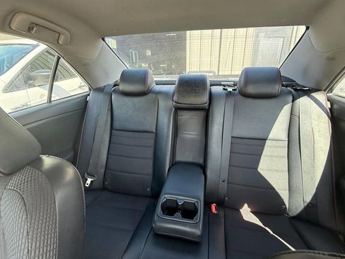 Used 2016 Toyota Camry SE image 35
