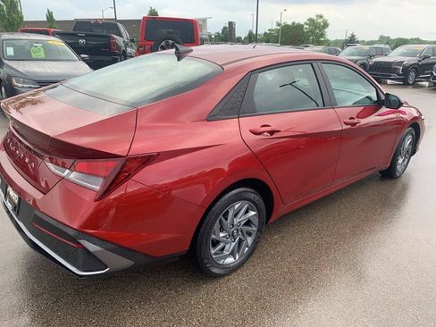Certified 2024 Hyundai Elantra SEL FWD image 5
