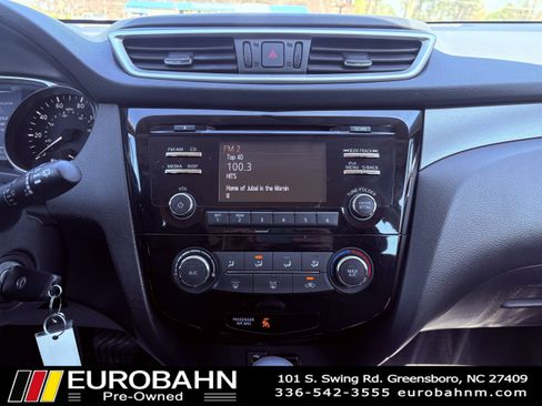 Used 2014 Nissan Rogue S image 18