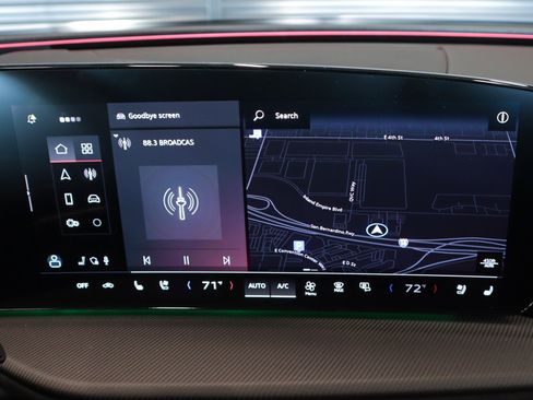 New 2025 Audi SQ5 Prestige image 23