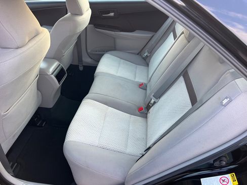 Used 2014 Toyota Camry LE FWD image 13