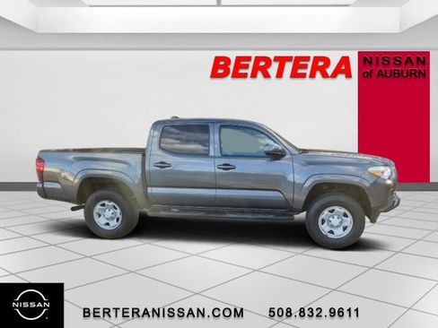 Used 2022 Toyota Tacoma SR image 2