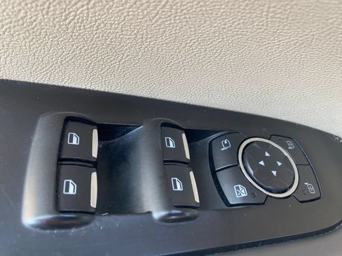 Used 2016 Lincoln MKX Select w/ Select Plus Package FWD image 15