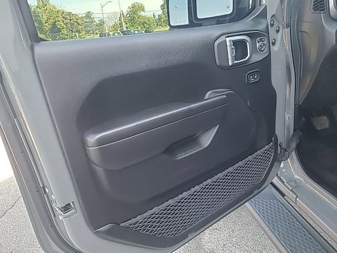 Used 2021 Jeep Gladiator Sport AWD/4WD image 12