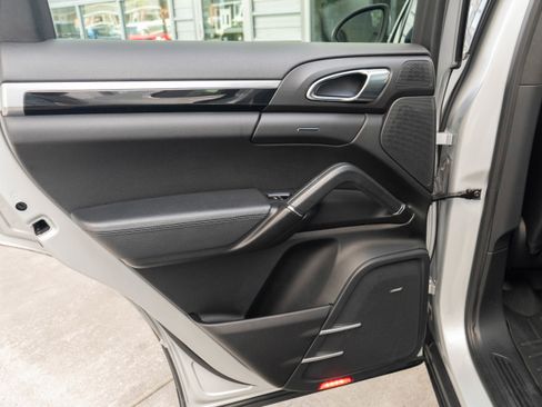 Used 2013 Porsche Cayenne Diesel AWD/4WD image 28