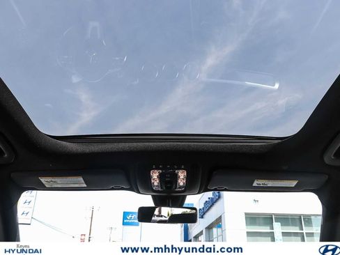 Used 2022 Mercedes-Benz GLB 250 w/ Premium Package Lite image 13