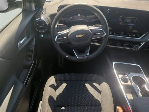 New 2026 Chevrolet Equinox LT image 13