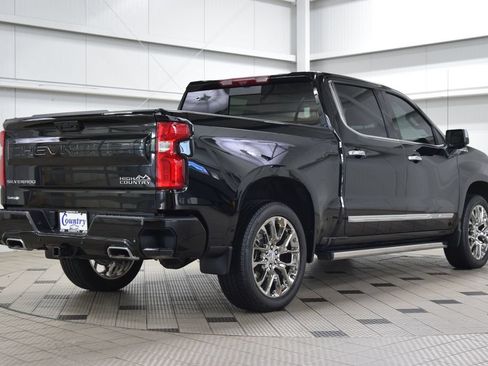 Used 2025 Chevrolet Silverado 1500 High Country AWD/4WD image 8