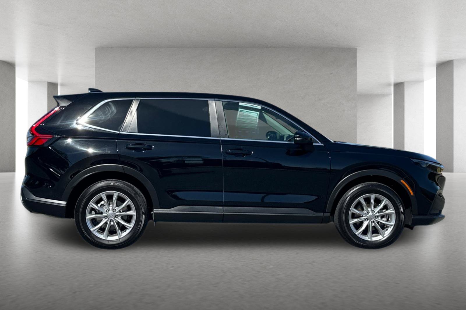 Used 2025 Honda CR-V EX image 3