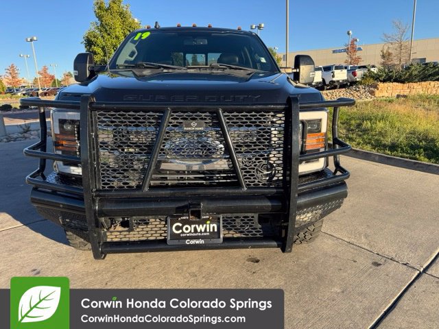 Used 2019 Ford F350 Lariat w/ Lariat Value Package AWD/4WD image 2