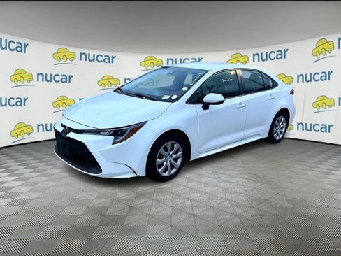 Certified 2022 Toyota Corolla LE image 2