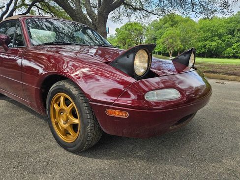 Used 1994 MAZDA MX-5 Miata image 11