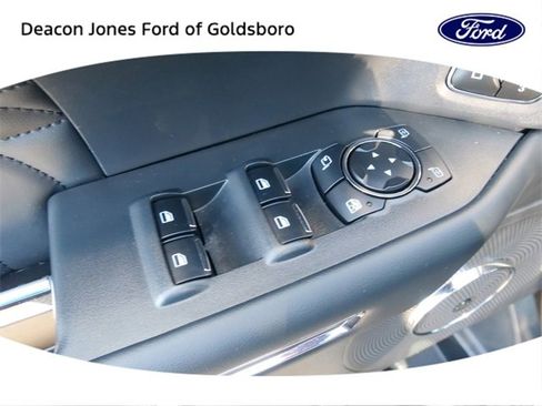 Certified 2023 Ford Expedition Platinum image 19