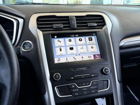 Used 2019 Ford Fusion SE image 33