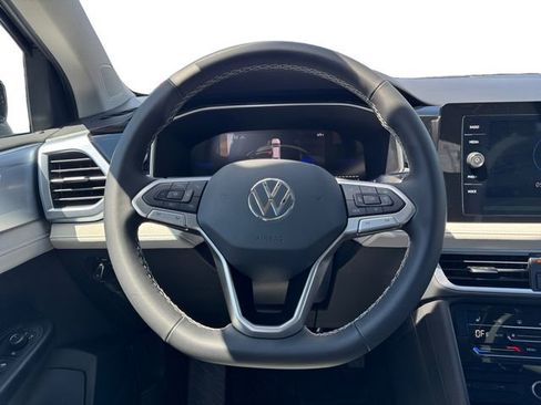 New 2026 Volkswagen Taos SE AWD/4WD image 17