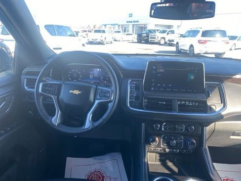 Used 2023 Chevrolet Suburban LT image 14
