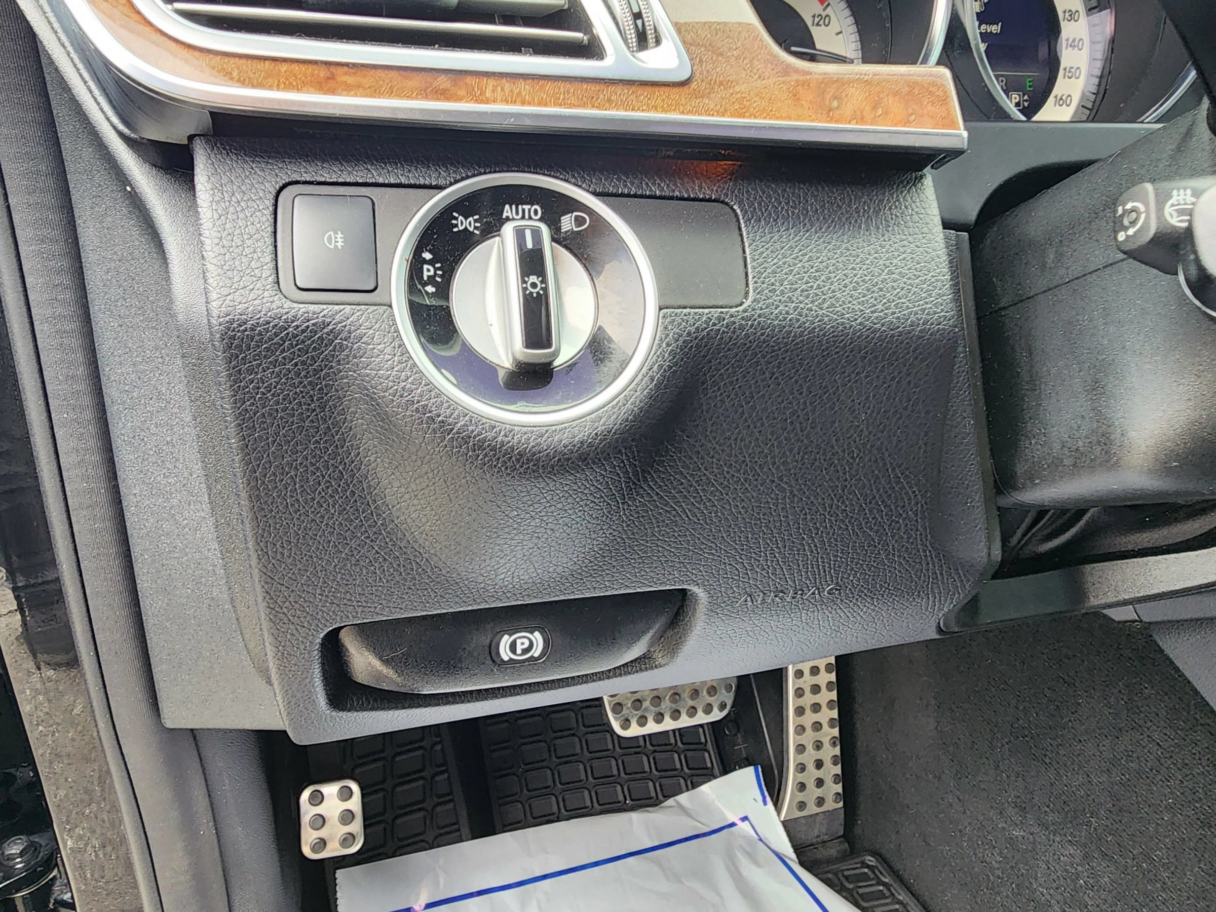 Used 2014 Mercedes-Benz E 350 4MATIC Sedan image 15