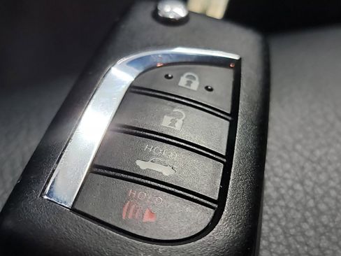 Used 2023 Toyota Camry SE image 31