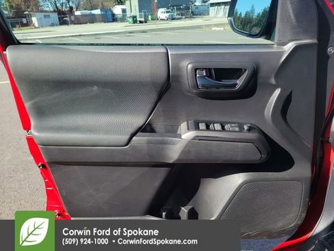 Used 2023 Toyota Tacoma TRD Off-Road w/ Technology Package image 19