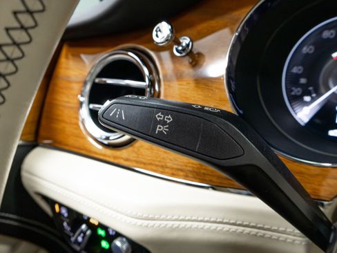 Used 2021 Bentley Bentayga w/ First Edition Specification AWD/4WD image 68