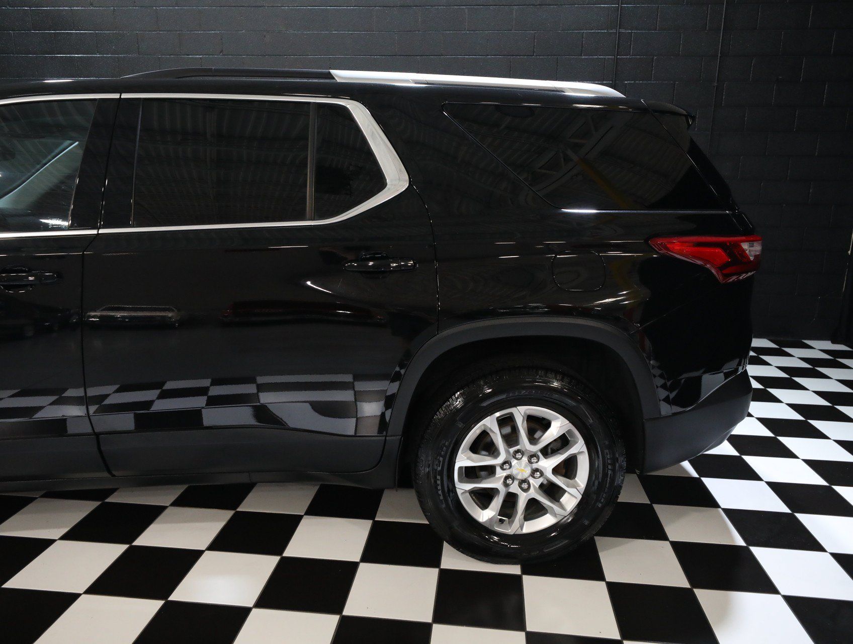 Used 2018 Chevrolet Traverse LT AWD/4WD image 25