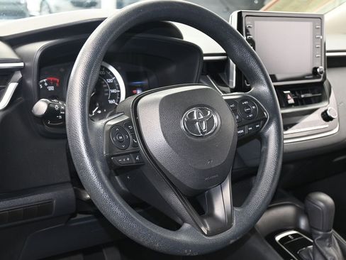 Used 2021 Toyota Corolla LE image 13