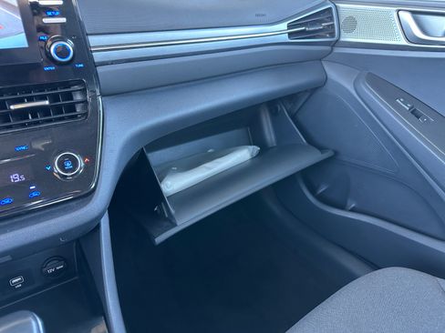 Used 2020 Hyundai Ioniq SE FWD image 22