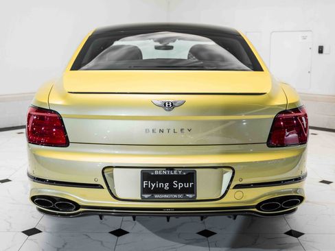 Used 2024 Bentley Flying Spur V8 image 10