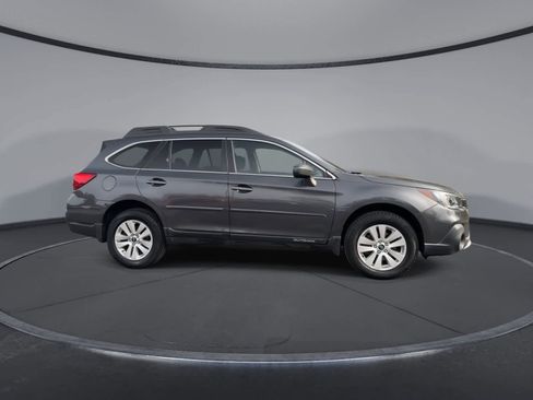 Used 2019 Subaru Outback 2.5i Premium image 9