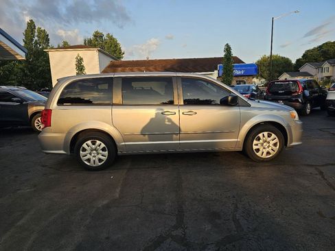 Used 2015 Dodge Grand Caravan SE w/ Quick Order Package 29E SE FWD image 13