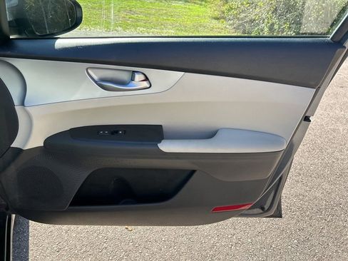 Used 2023 Kia Forte LXS image 40