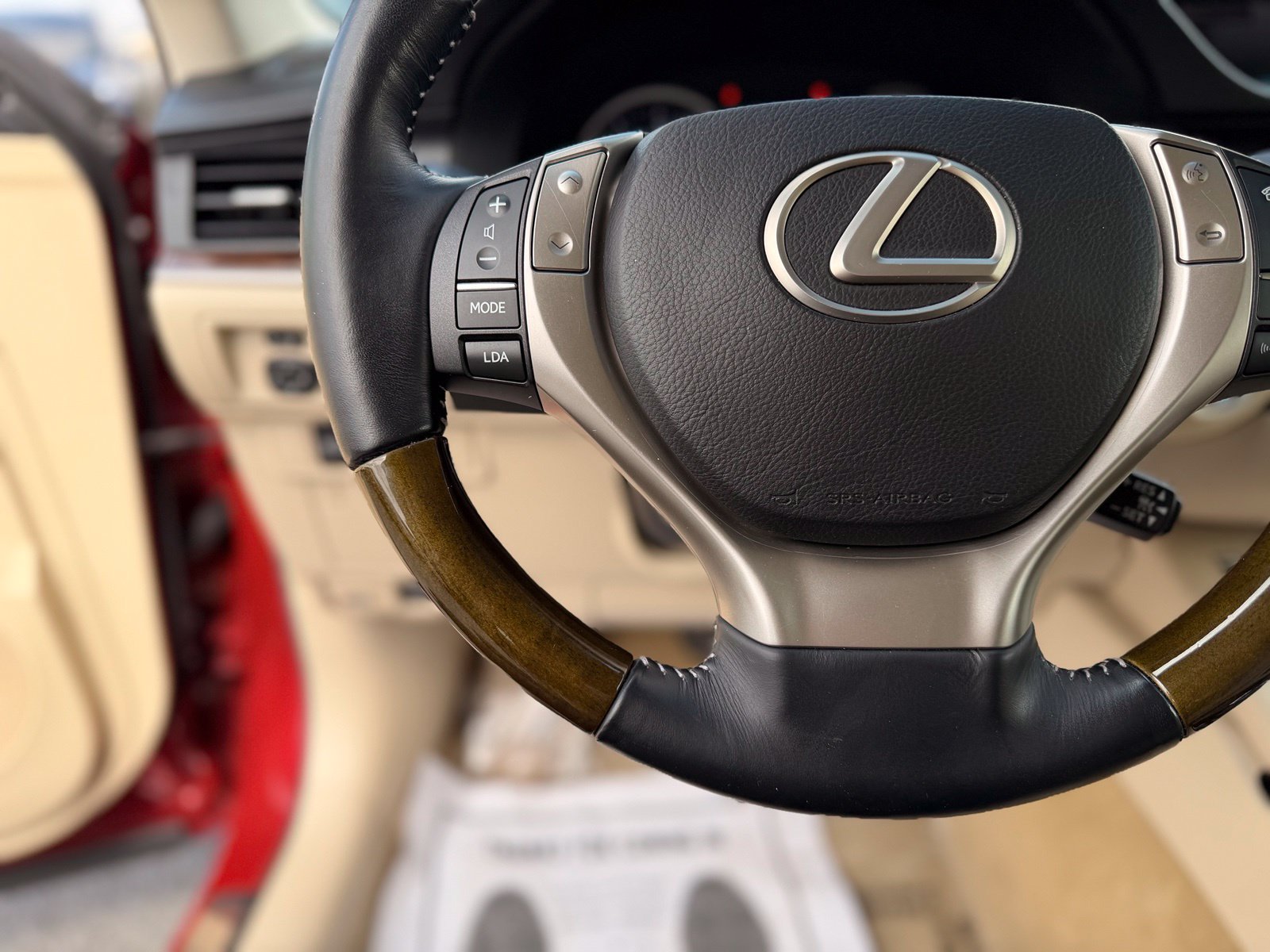 Used 2015 Lexus ES 350 w/ Ultra Luxury Package FWD image 18
